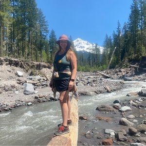 Meet your Posher, Megan